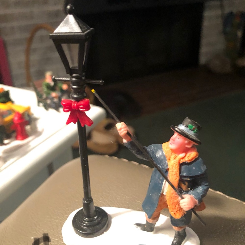 Lemax figure